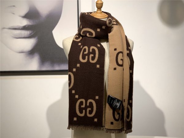gucci wool gg jacquard scarf