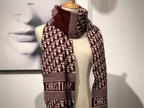 dior cashmere shawl Wine red - Image 3