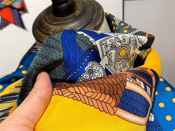 Hermes “Noble Saddle” Silk scarf yellow - Image 4