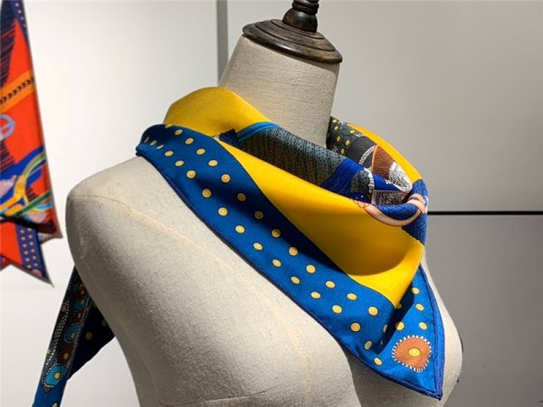 Hermes “Noble Saddle” Silk scarf yellow - Image 6