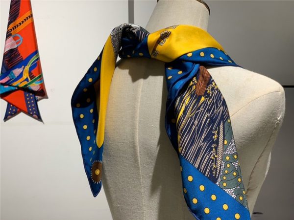 Hermes “Noble Saddle” Silk scarf yellow - Image 3