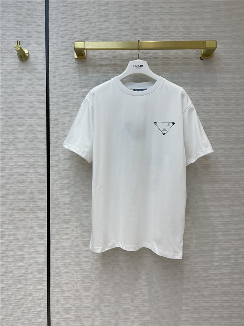 prada logo print t shirt