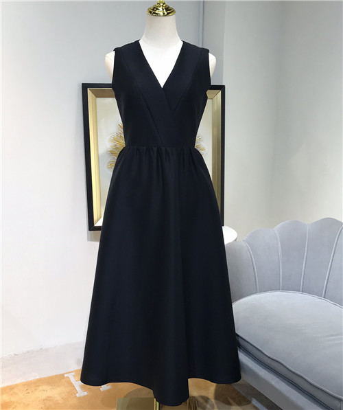 dior V-neck sleeveless silk dress