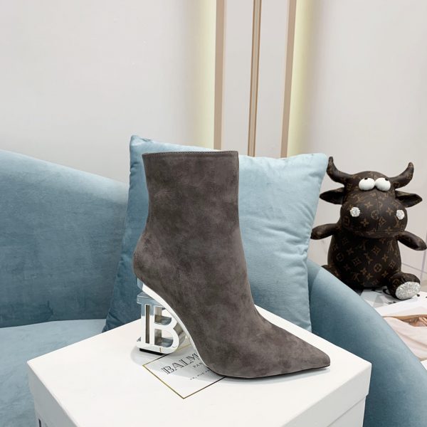 Balmain pointed toe B heel boots - Image 9